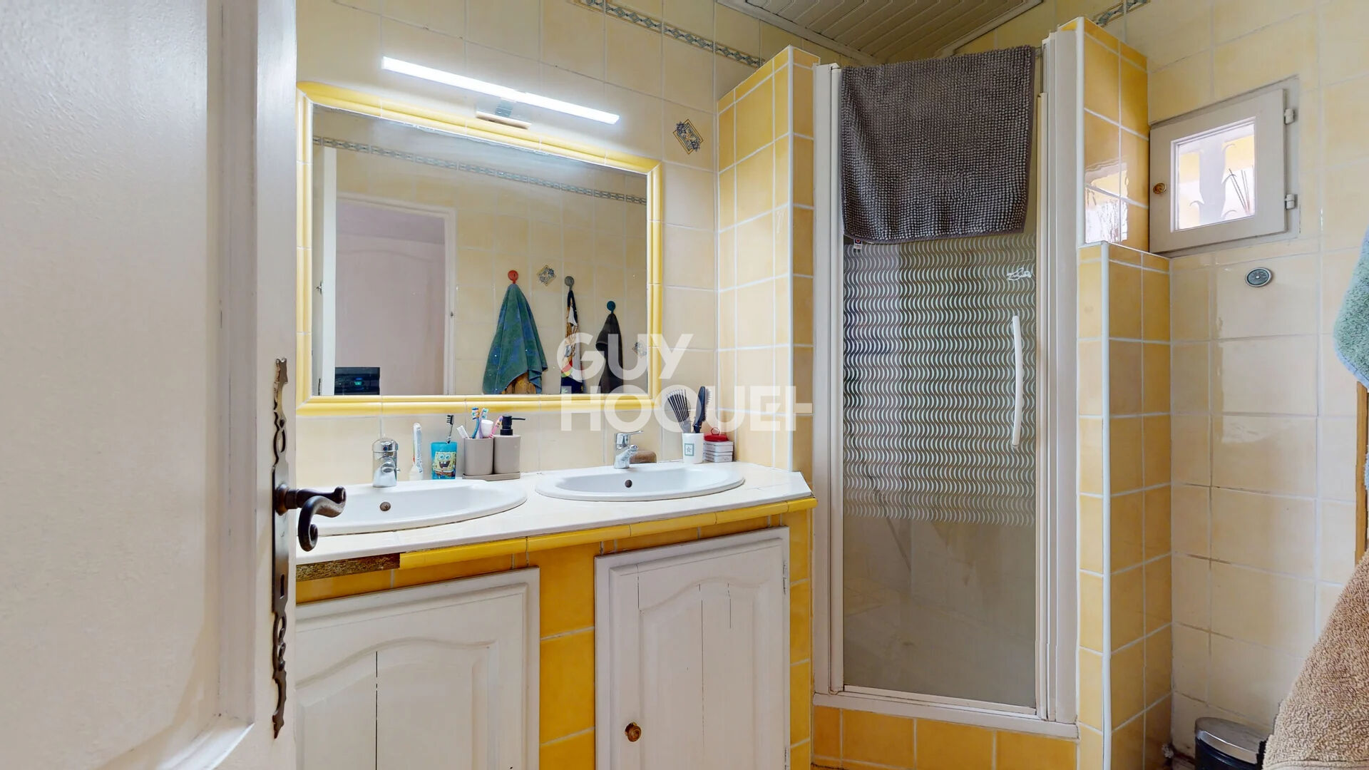 Maison type 4  de 149m² en carrez de plain pied avec piscine