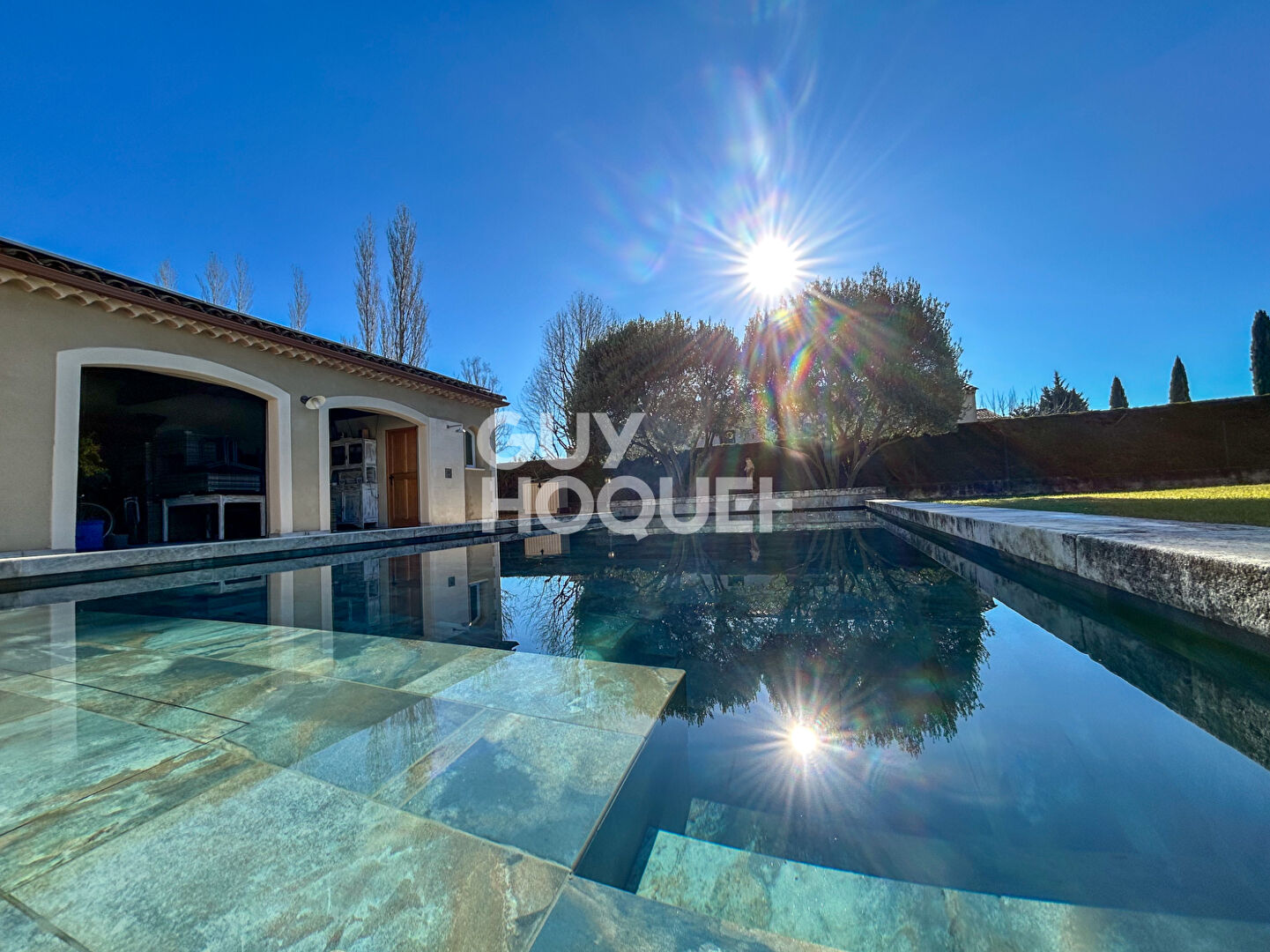 propriété au bord de la Sorgue au Thor 84250