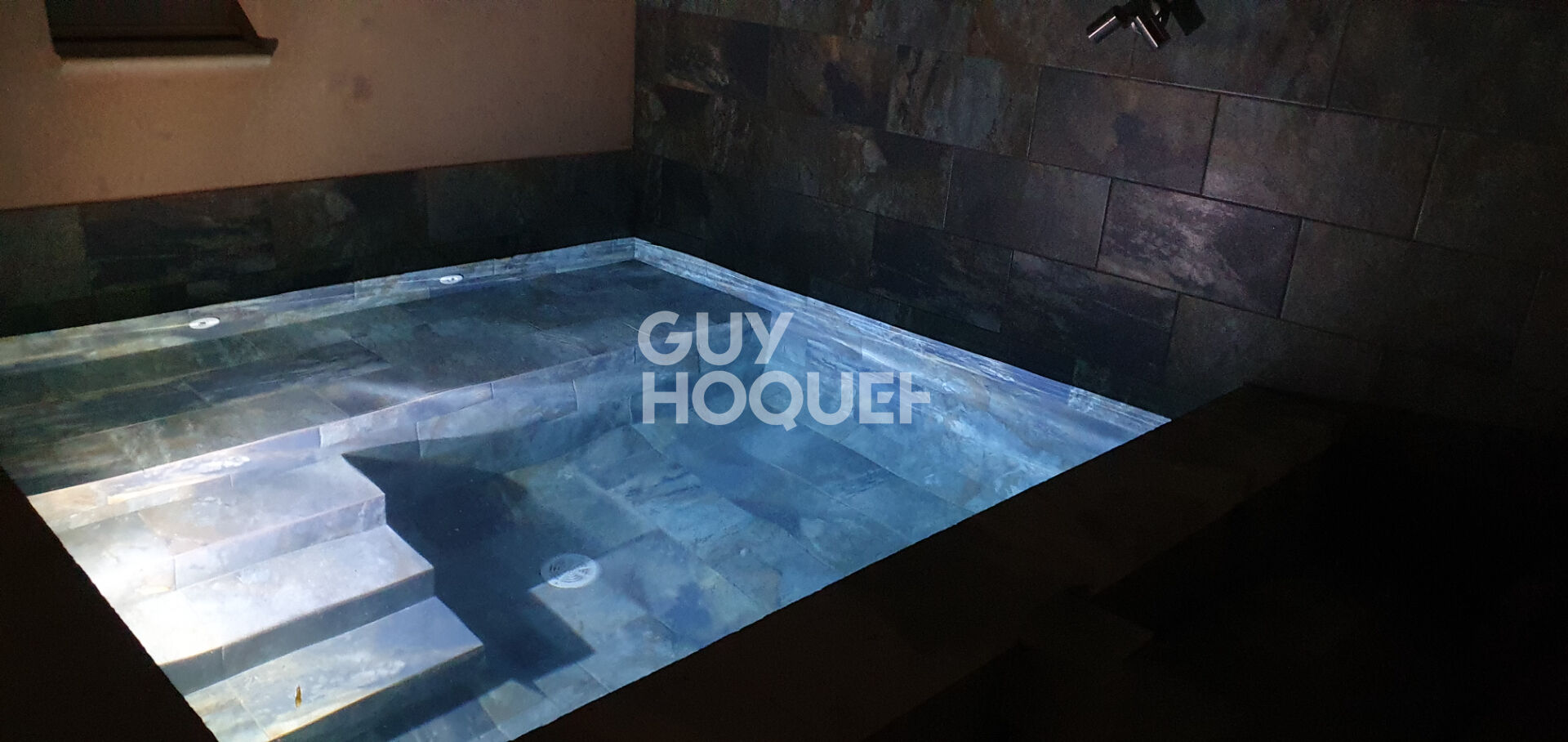 propriété au bord de la Sorgue au Thor 84250