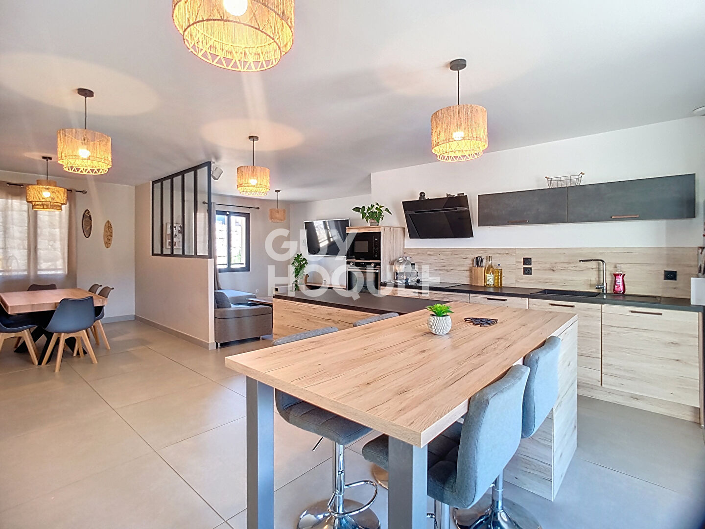 VILLA T4 plain pied avec piscine, vue et garage