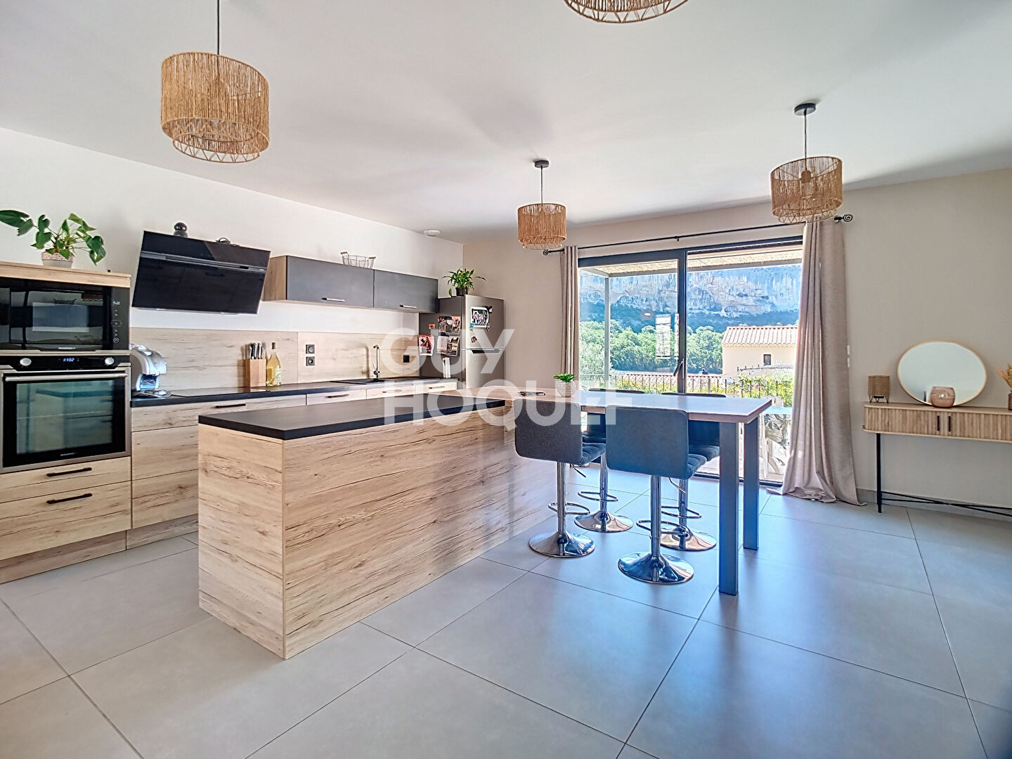 VILLA T4 plain pied avec piscine, vue et garage