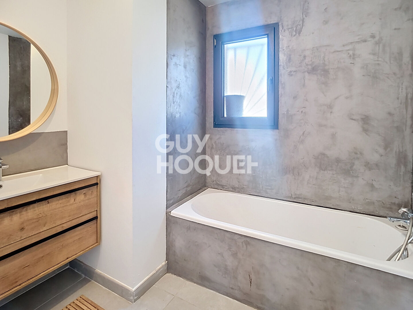 VILLA T4 plain pied avec piscine, vue et garage