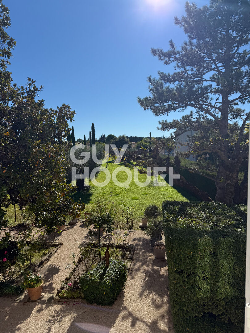 Maison bourgeoise Althen Des Paluds 20 pièces