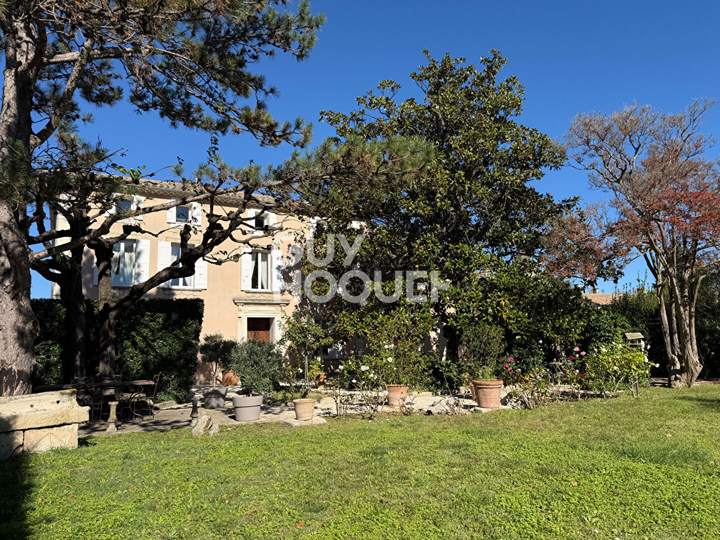 Maison bourgeoise Althen Des Paluds 20 pièces