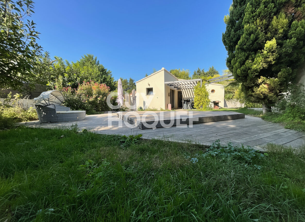Ensemble immobilier (235m² utilisable ) , 2 piscines, dépendances, terrain 2000 m² Althen des Paluds