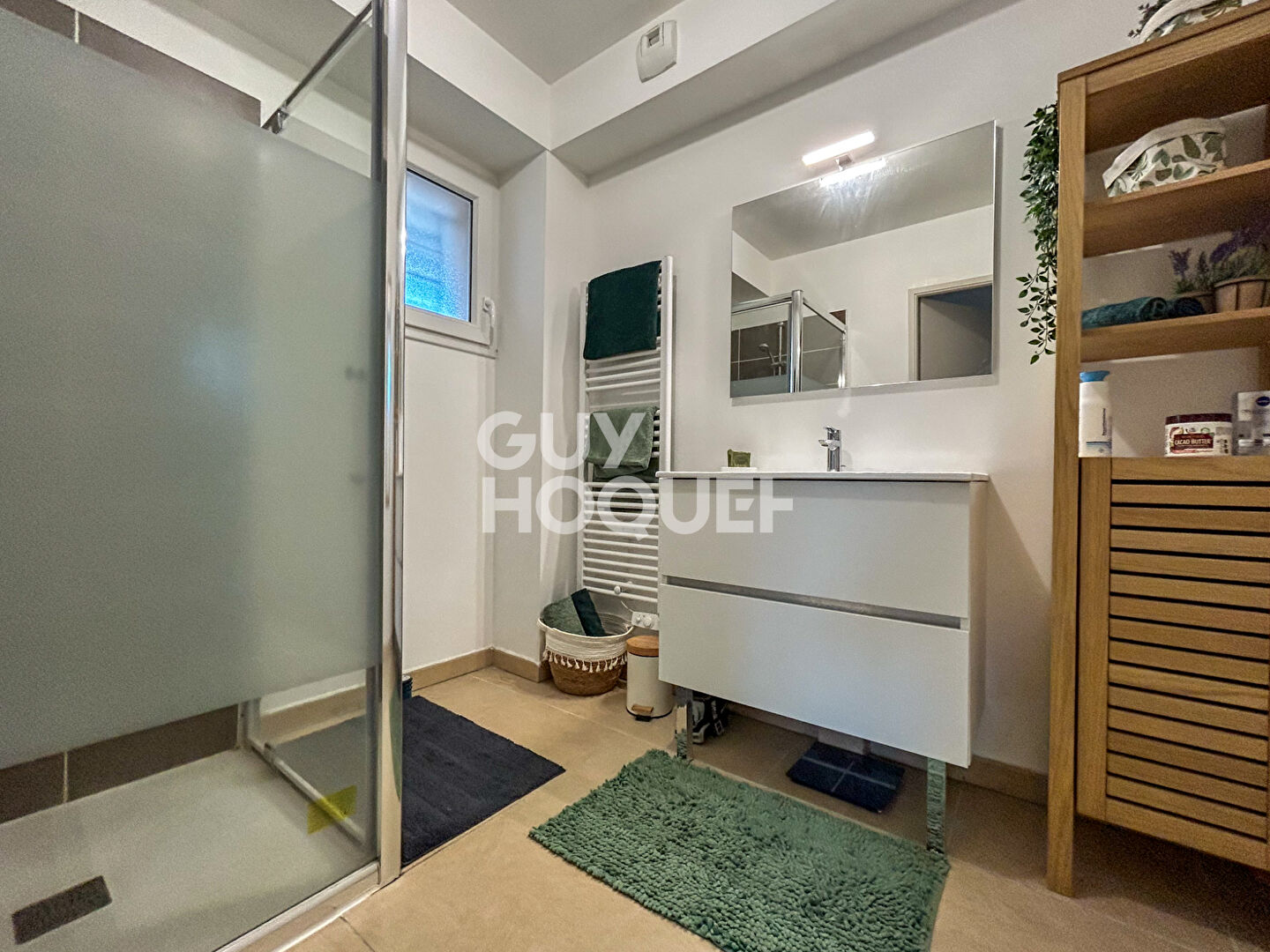 Appartement T3 Lagnes 72 m² lumineux TERRASSE 2 parkings local commun