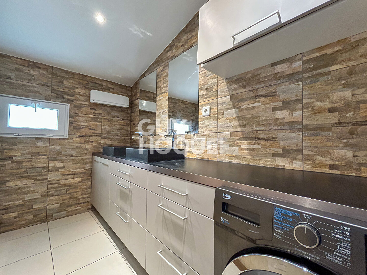 Appartement rénové de 61m² à L Isle Sur La Sorgue