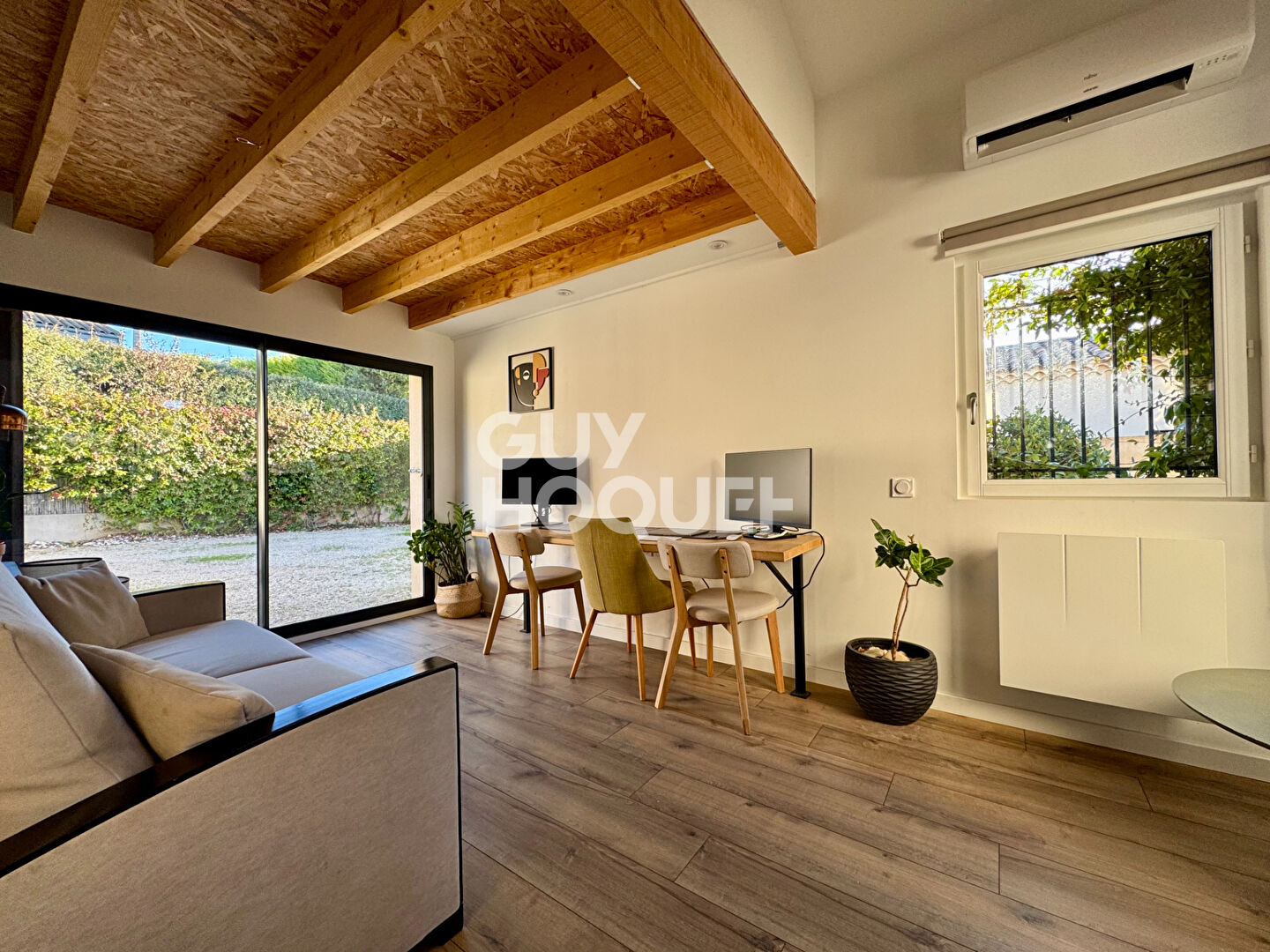 Maison récente T5 avec piscine.