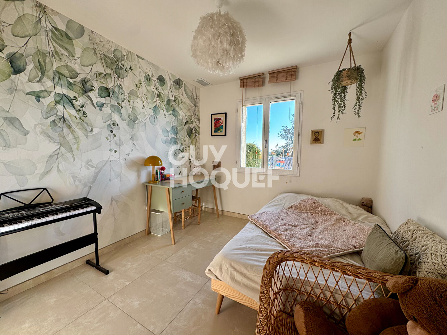 Maison récente T5 avec piscine.