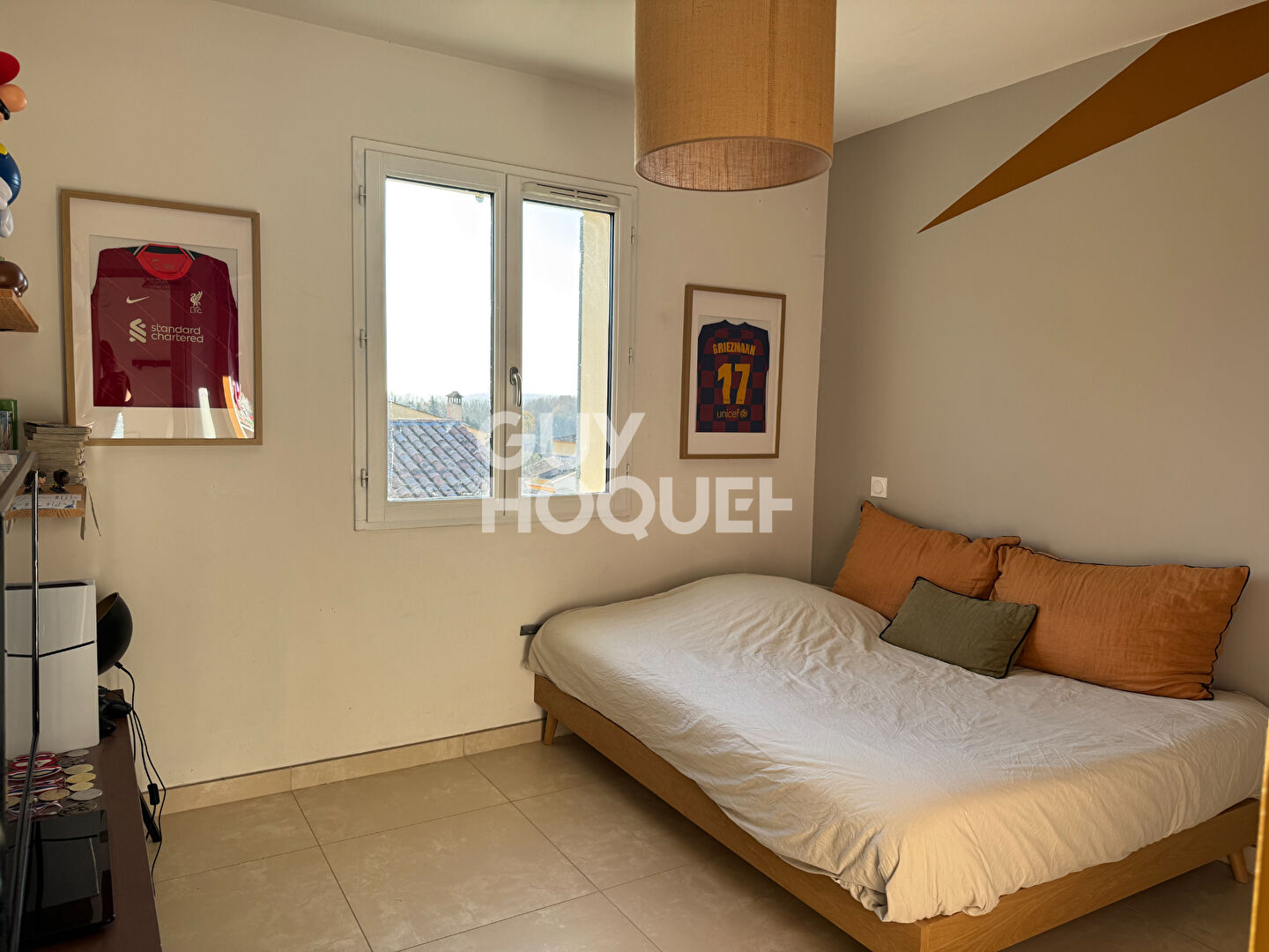 Maison récente T5 avec piscine.