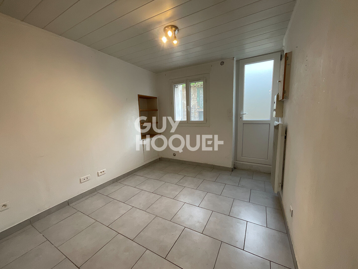 Appartement Carpentras 3 pièces 50 m² avec cave privative et Cour commune
