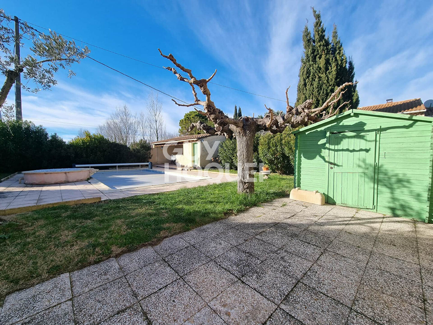 VILLA  Le Thor 5  chambres sur 1 110 m² de terrain