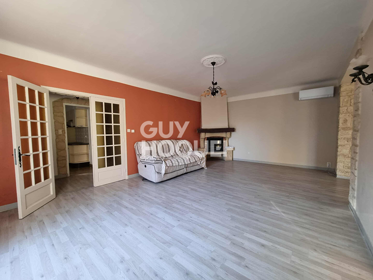 VILLA  Le Thor 5  chambres sur 1 110 m² de terrain