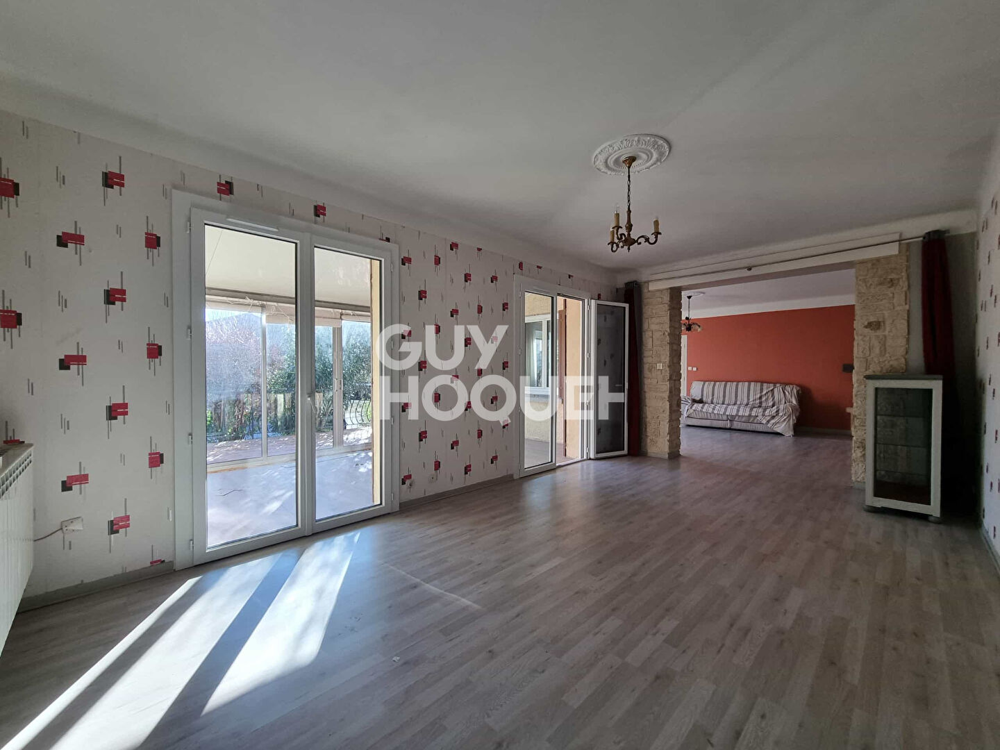 VILLA  Le Thor 5  chambres sur 1 110 m² de terrain