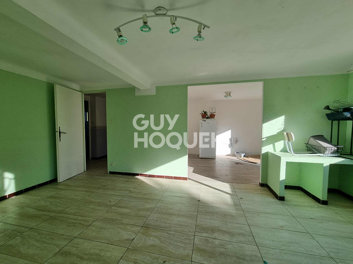 VILLA  Le Thor 5  chambres sur 1 110 m² de terrain