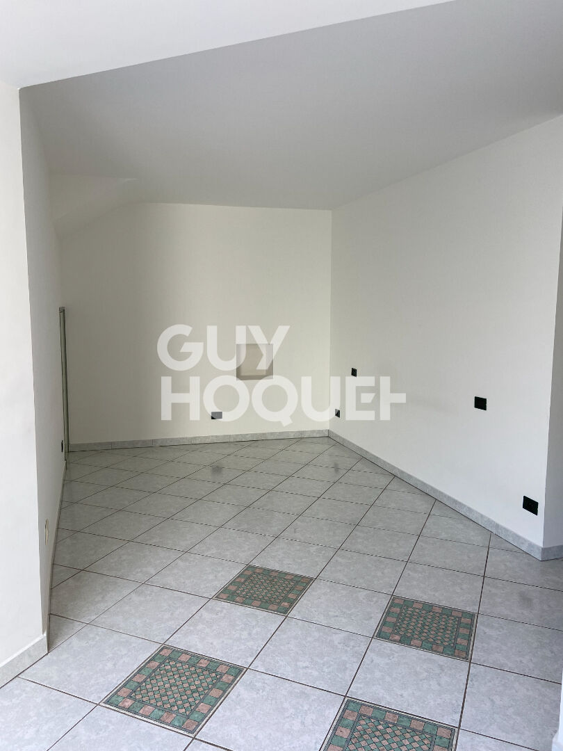 Maison  de type 3  (106 m²) à CAUMONT SUR DURANCE avec terrasses.