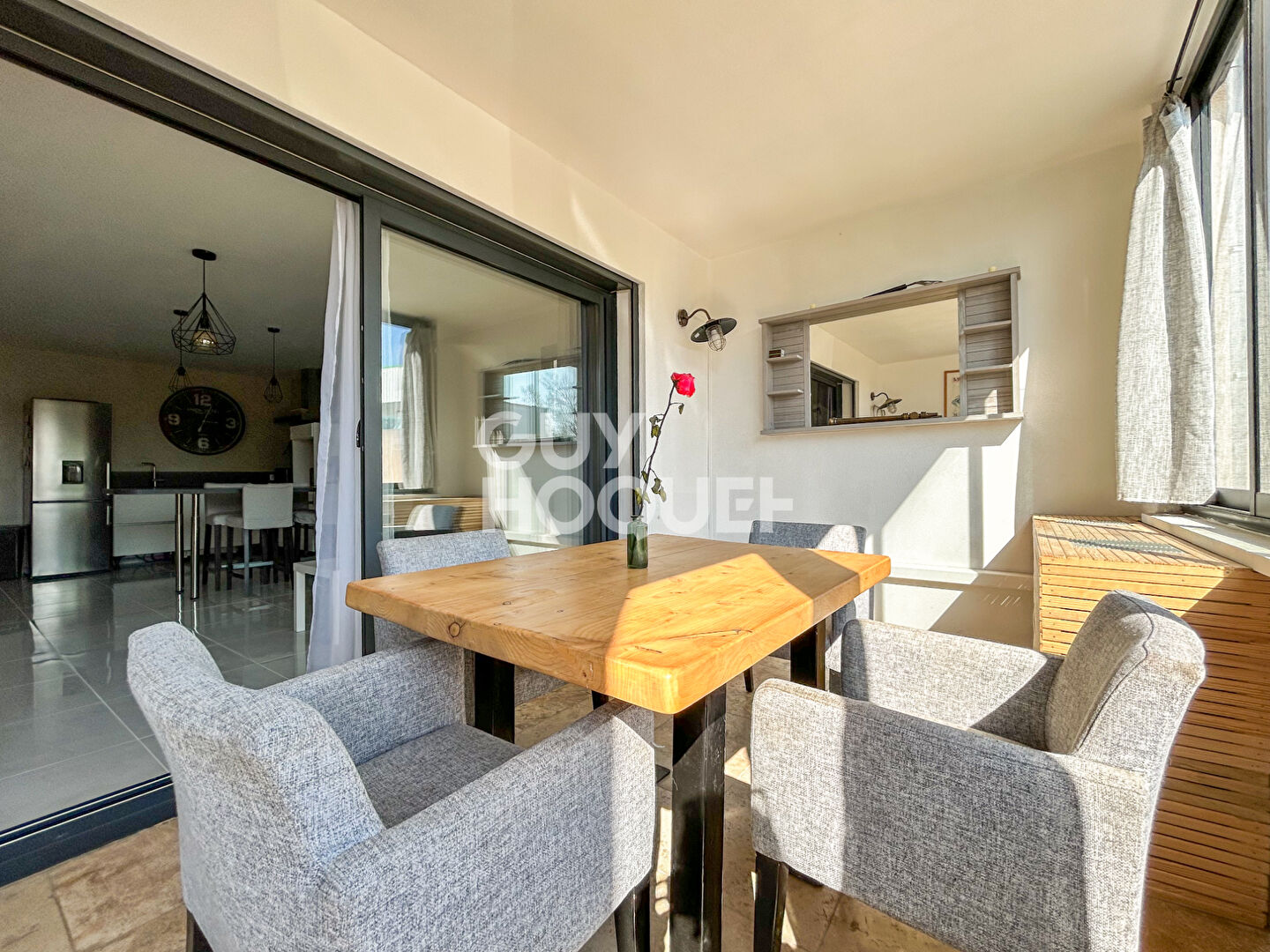 Appartement récent avec places de parking à l'Isle sur la Sorgue