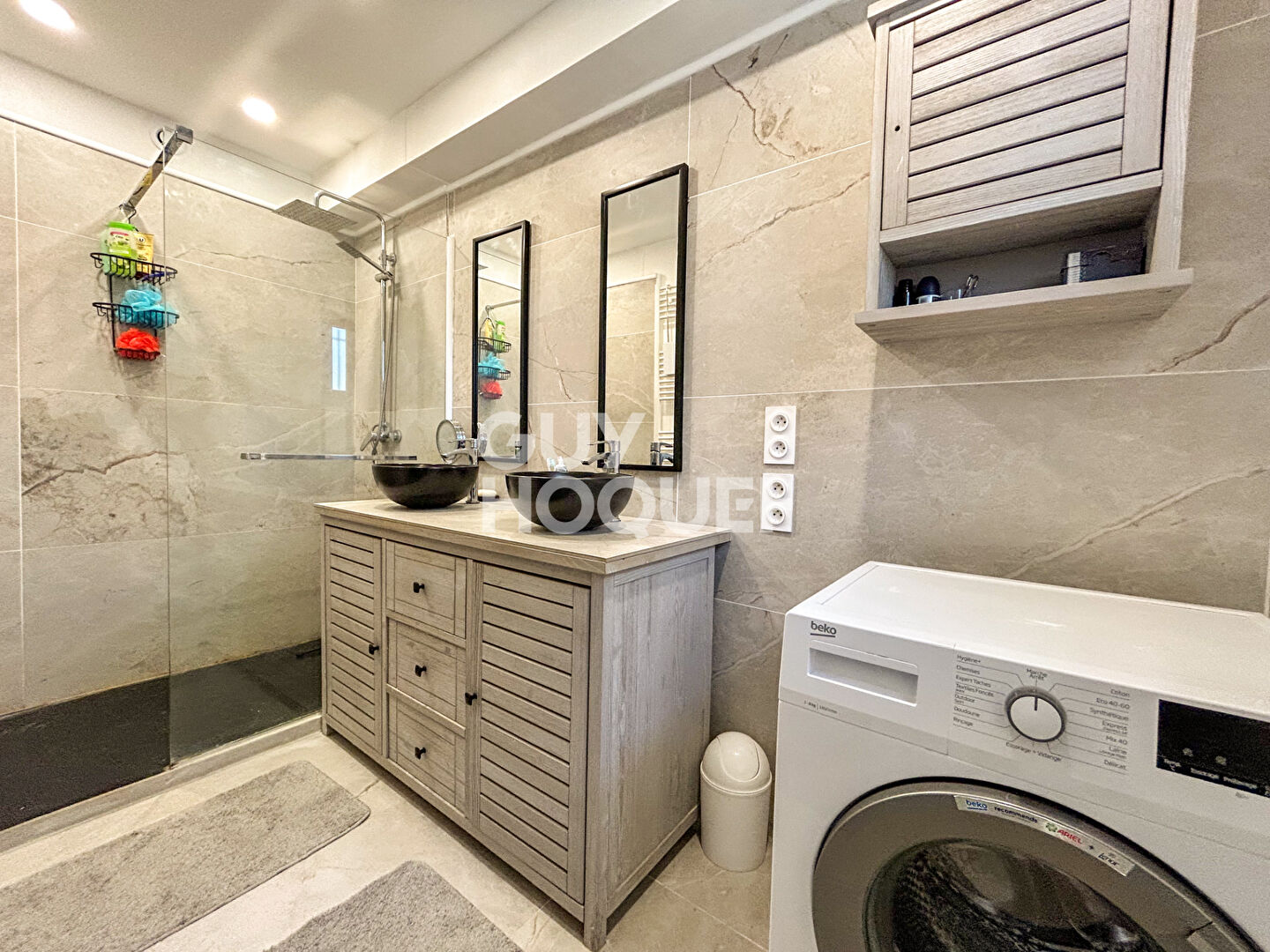 Appartement récent avec places de parking à l'Isle sur la Sorgue