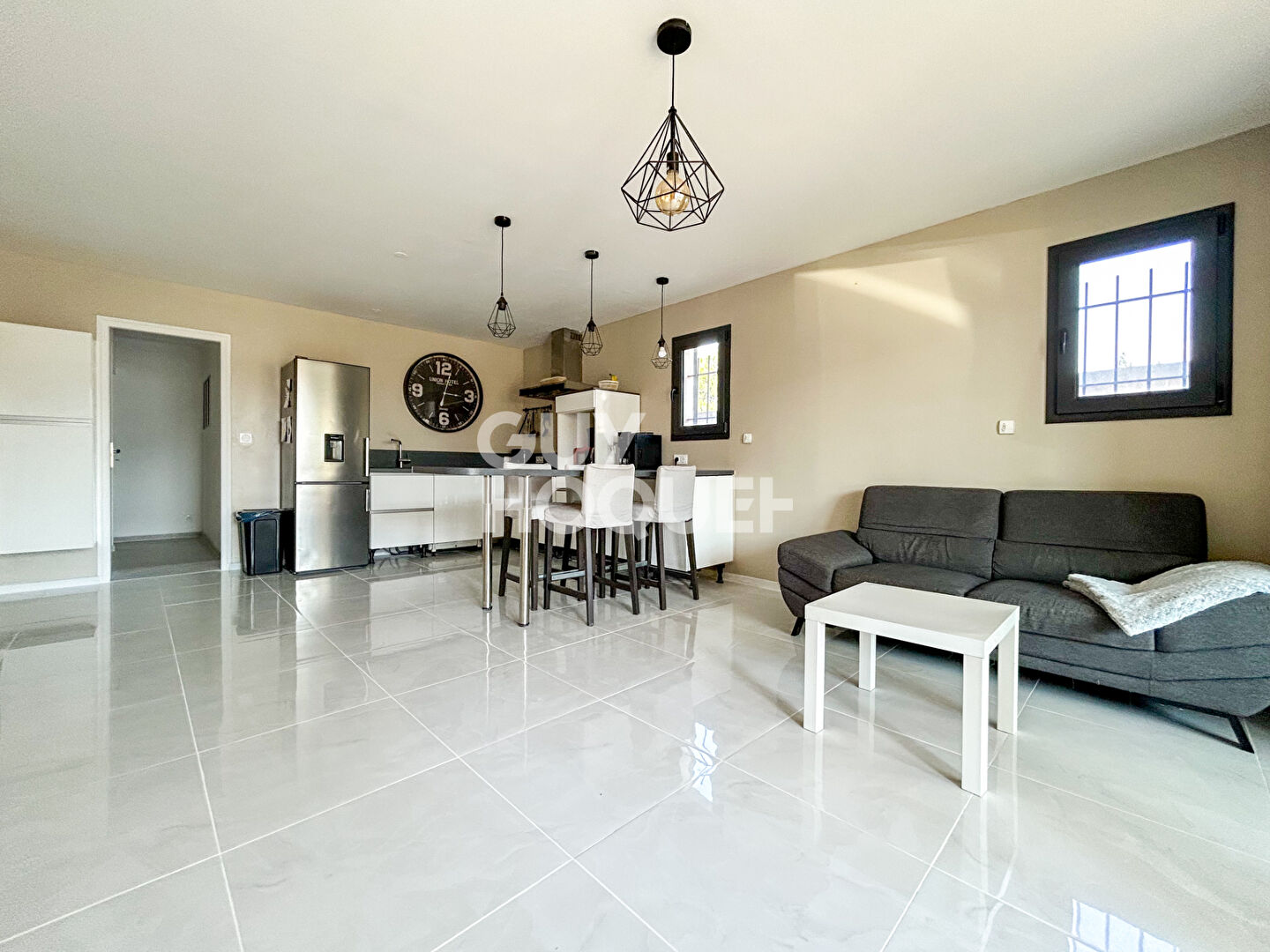 Appartement récent avec places de parking à l'Isle sur la Sorgue