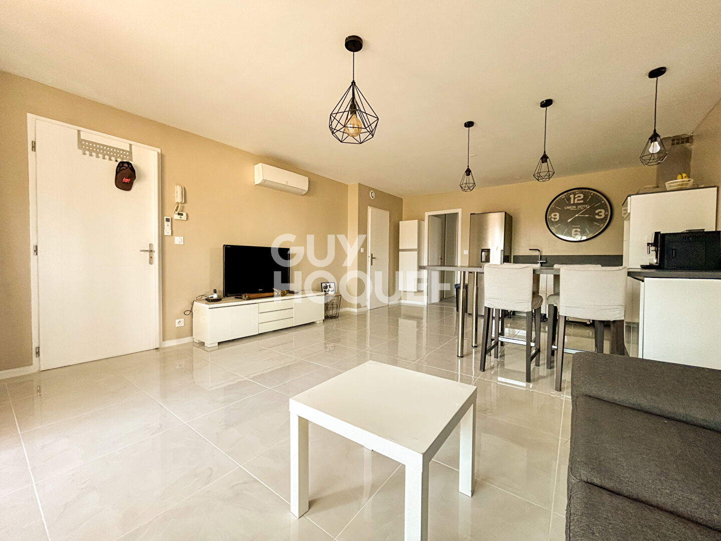 Appartement récent avec places de parking à l'Isle sur la Sorgue