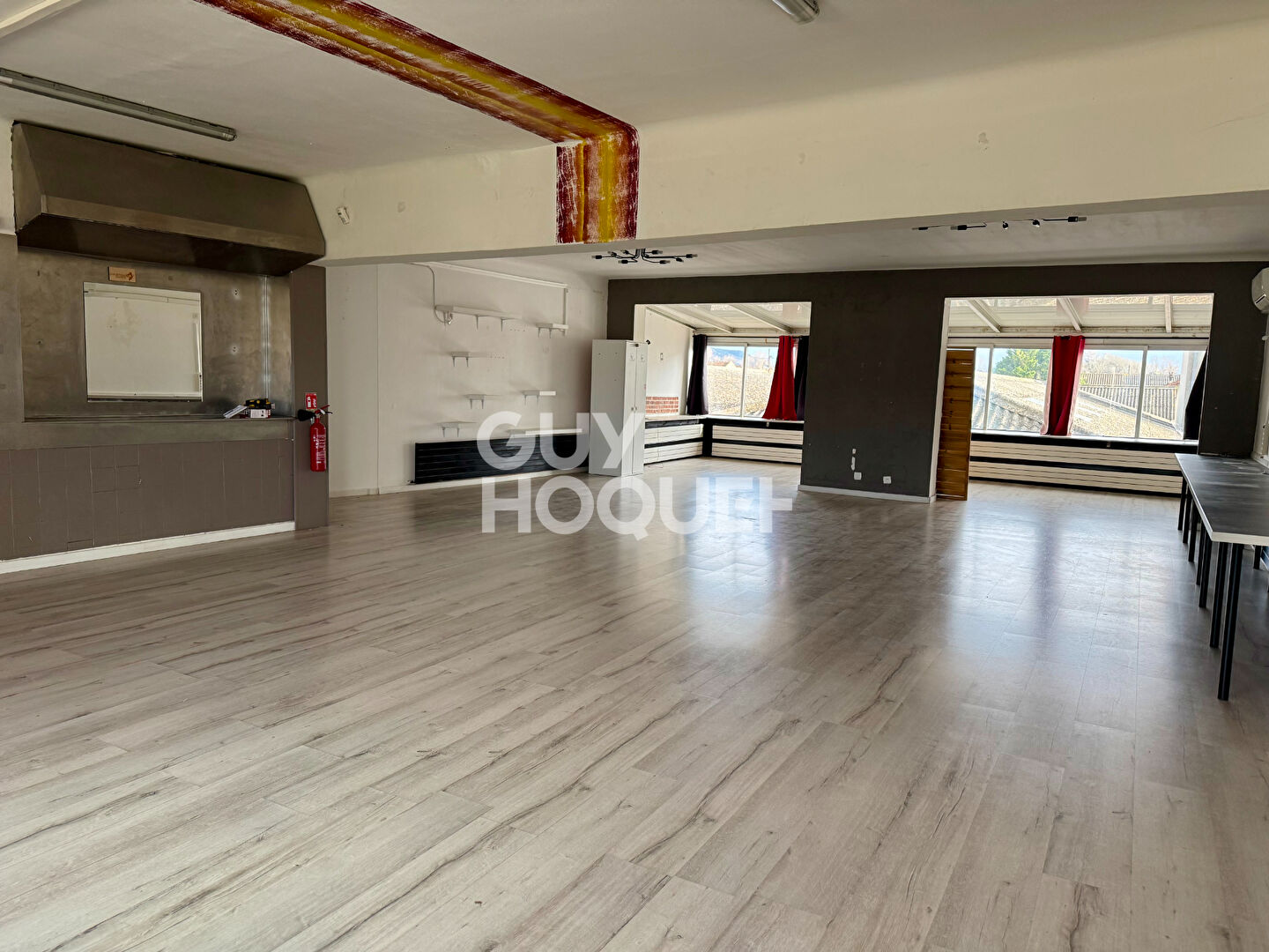 emplacement stratégique : Local commercial Cavaillon 131 m2