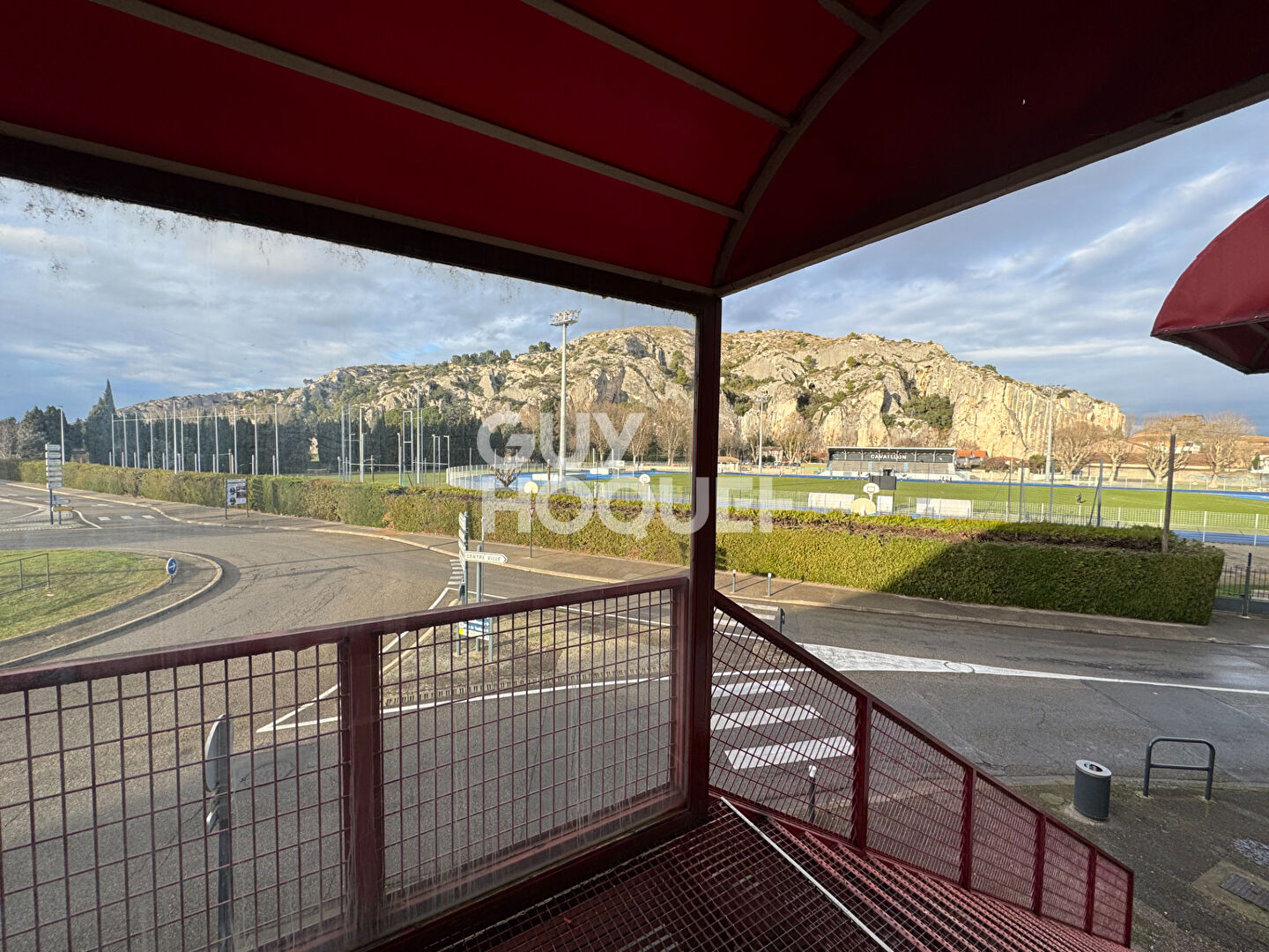 emplacement stratégique : Local commercial Cavaillon 131 m2