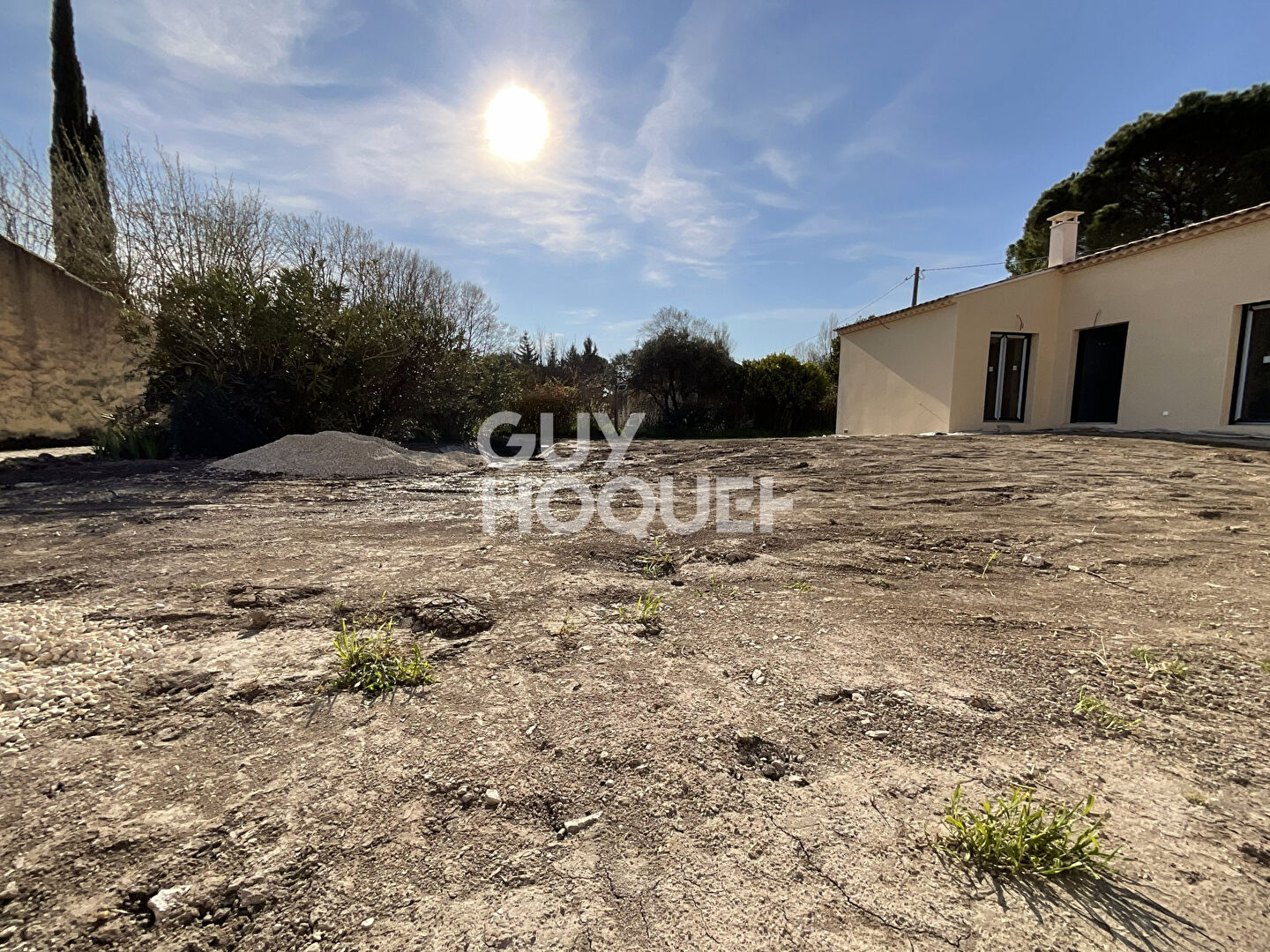 Maison neuve en cours de construction L Isle Sur La Sorgue PARTAGE DES EAUX