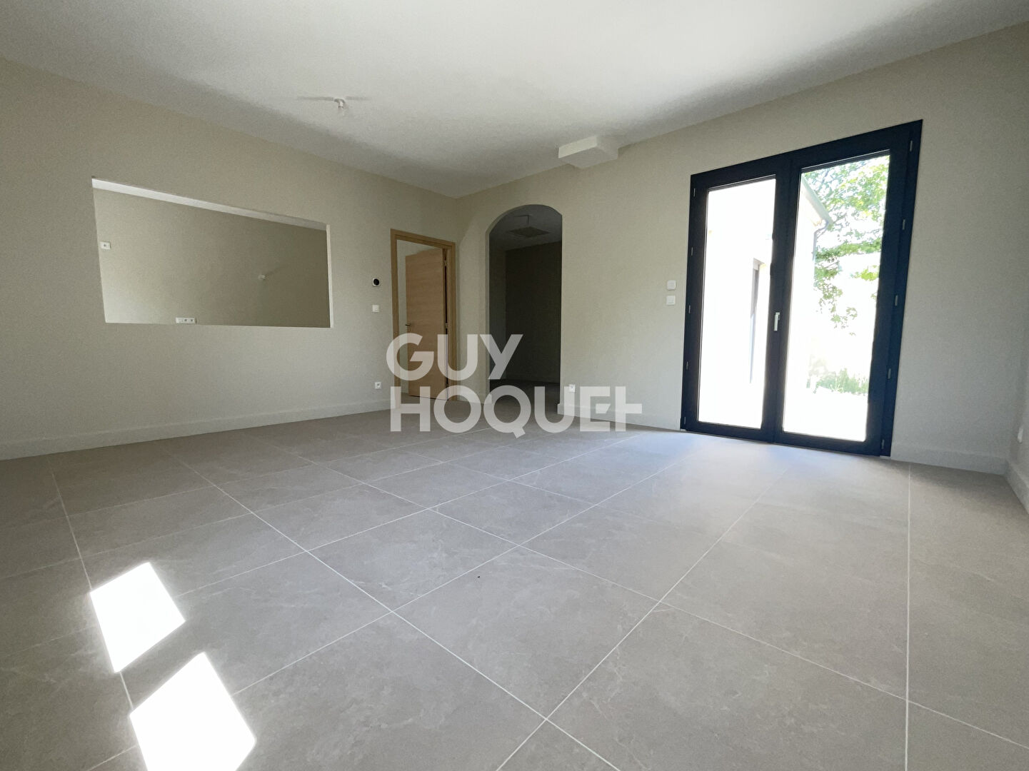 Maison neuve en cours de construction L Isle Sur La Sorgue PARTAGE DES EAUX