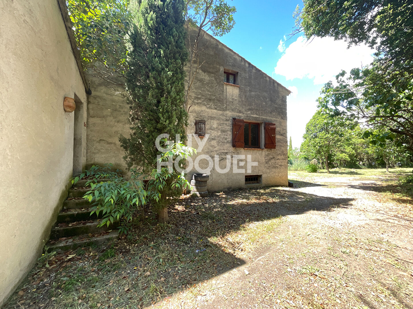 Maison ancienne à rénover avec grand terrain et piscine à Les Taillades