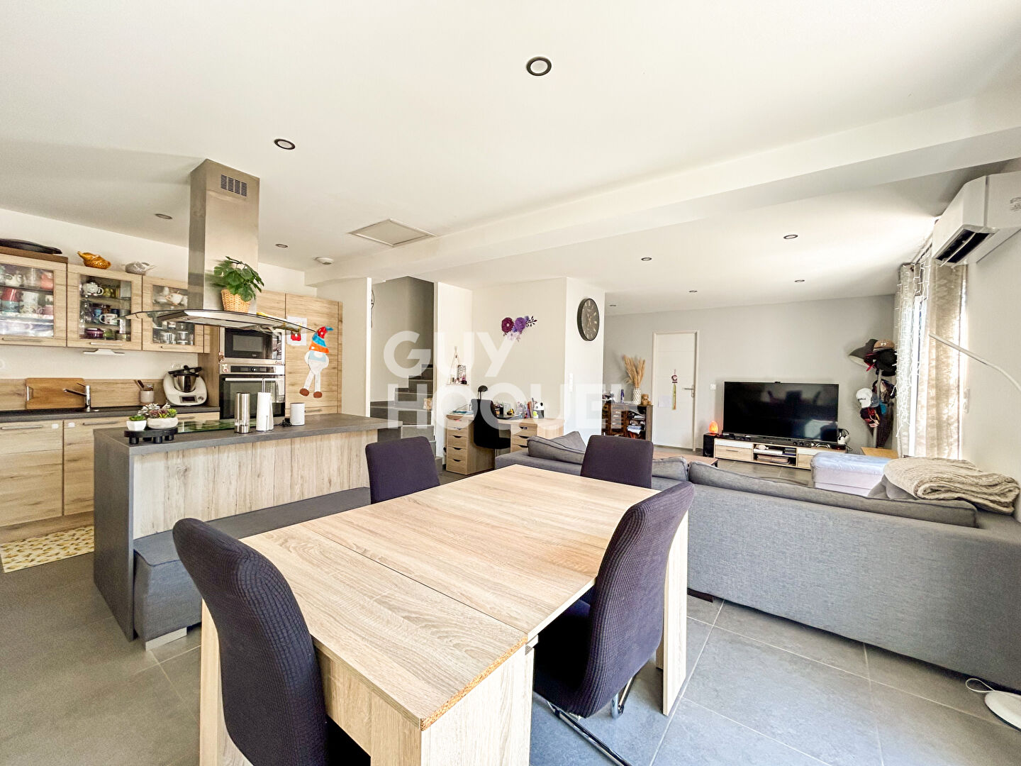 Maison familiale récente à 1 km du centre de L'Isle-sur-la-Sorgue