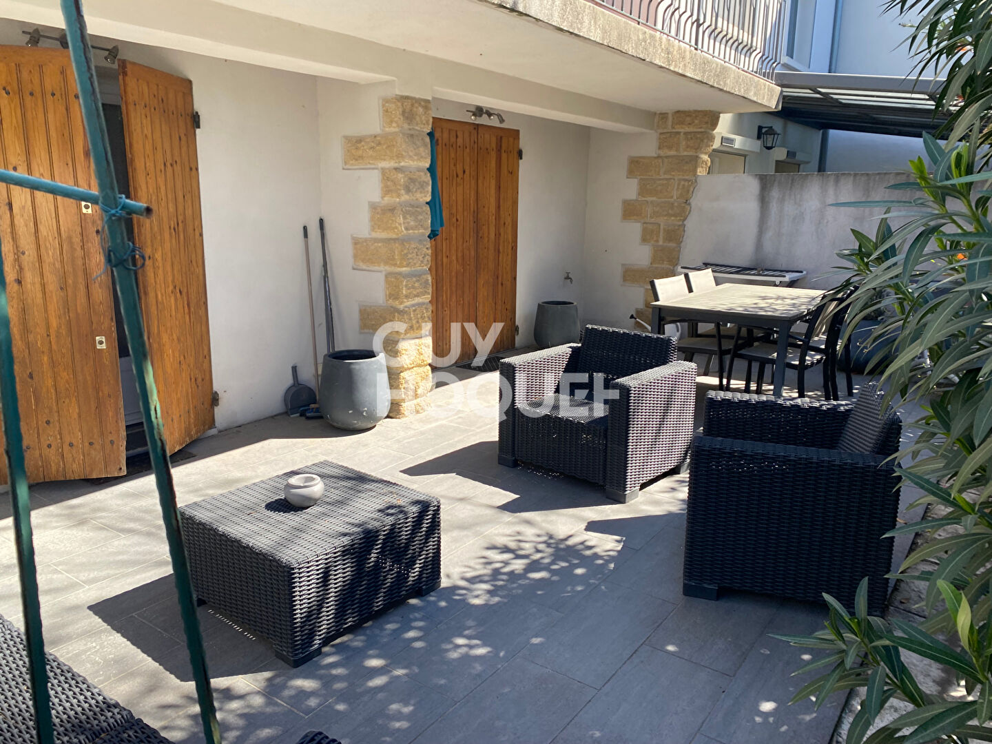 Appartement  meublé T2 RDC  d'une maison avec terrasse et parking