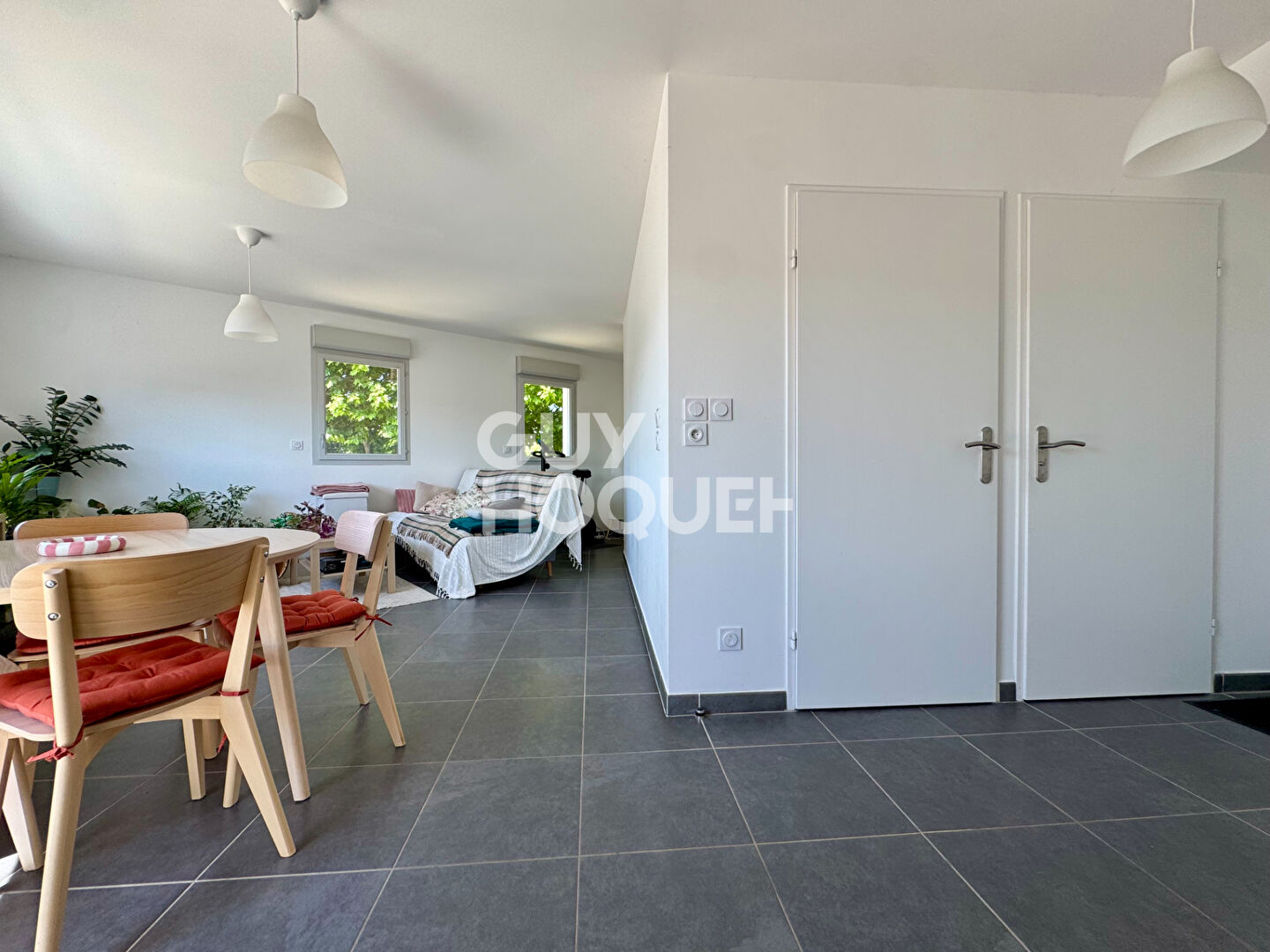 Chateauneuf De Gadagne appartement récent avec ascenseur