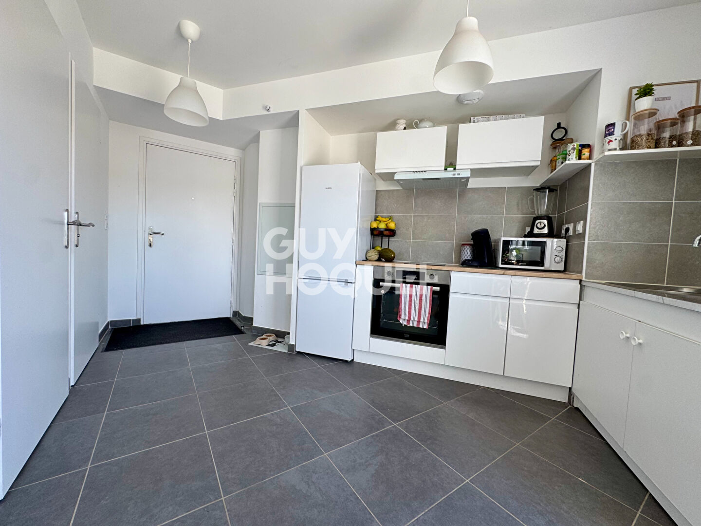 Chateauneuf De Gadagne appartement récent avec ascenseur