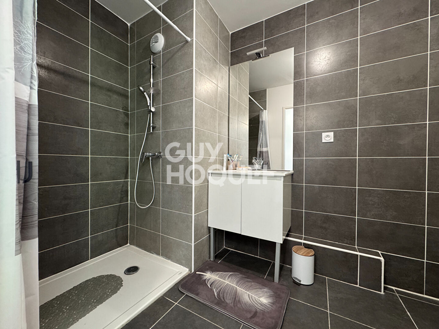 Chateauneuf De Gadagne appartement récent avec ascenseur