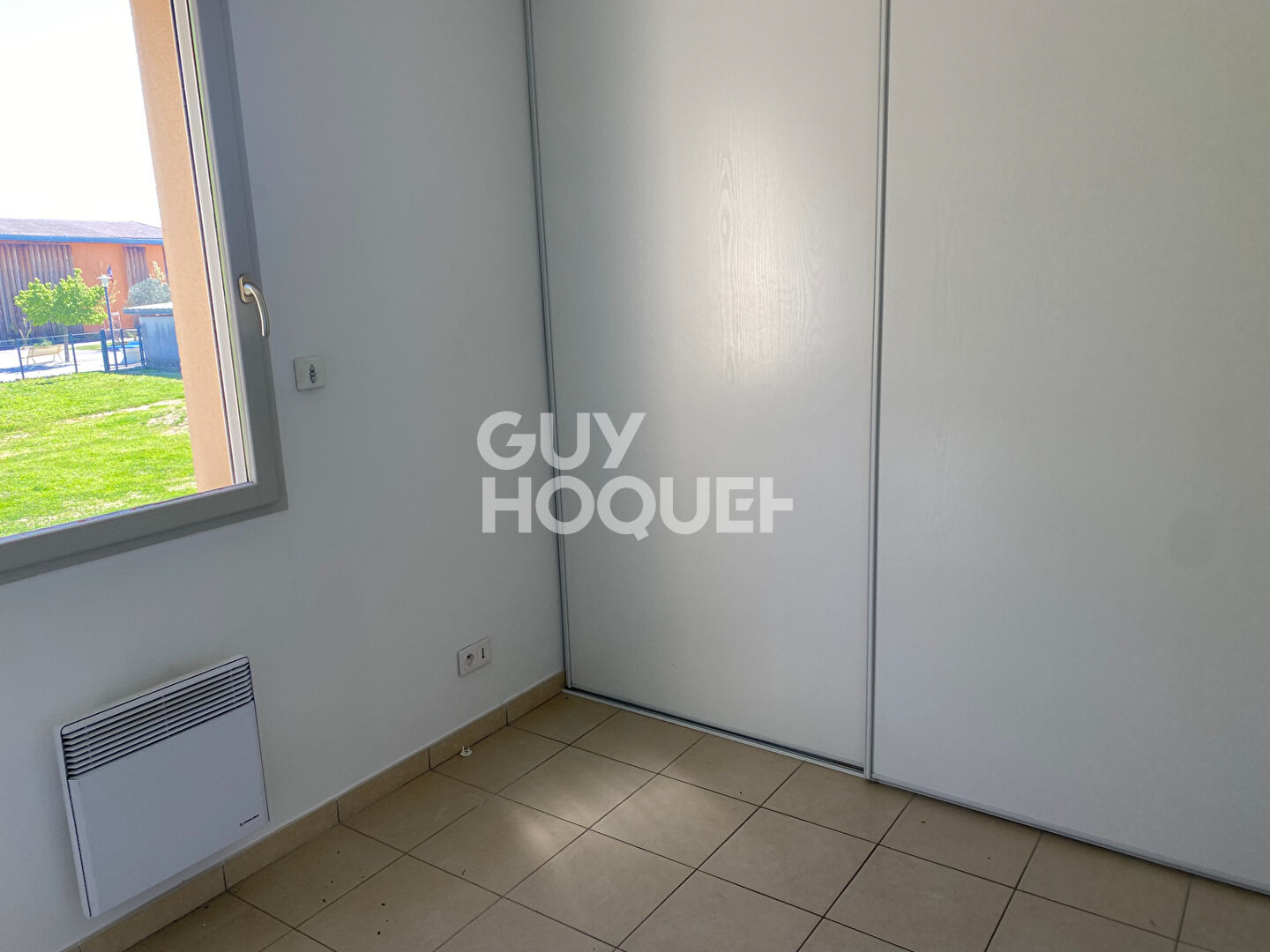 MONTEUX : Appartement de type 2 avec parking