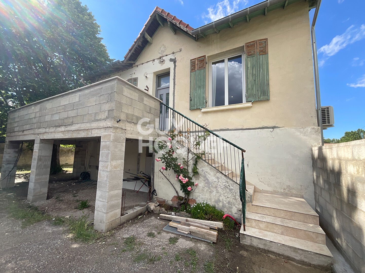 Maison Entraigues Sur La Sorgue 96 m2 avec dépendances
