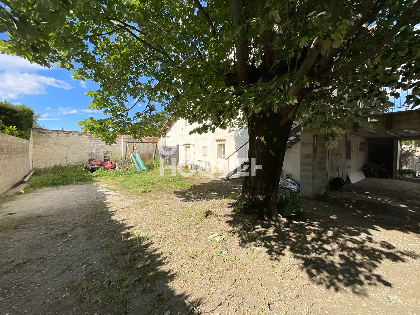 Maison Entraigues Sur La Sorgue 96 m2 avec dépendances