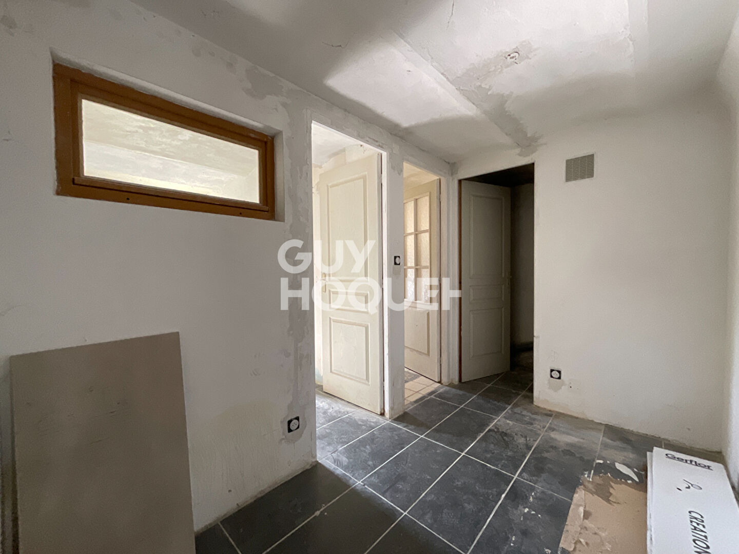 Maison Entraigues Sur La Sorgue 96 m2 avec dépendances