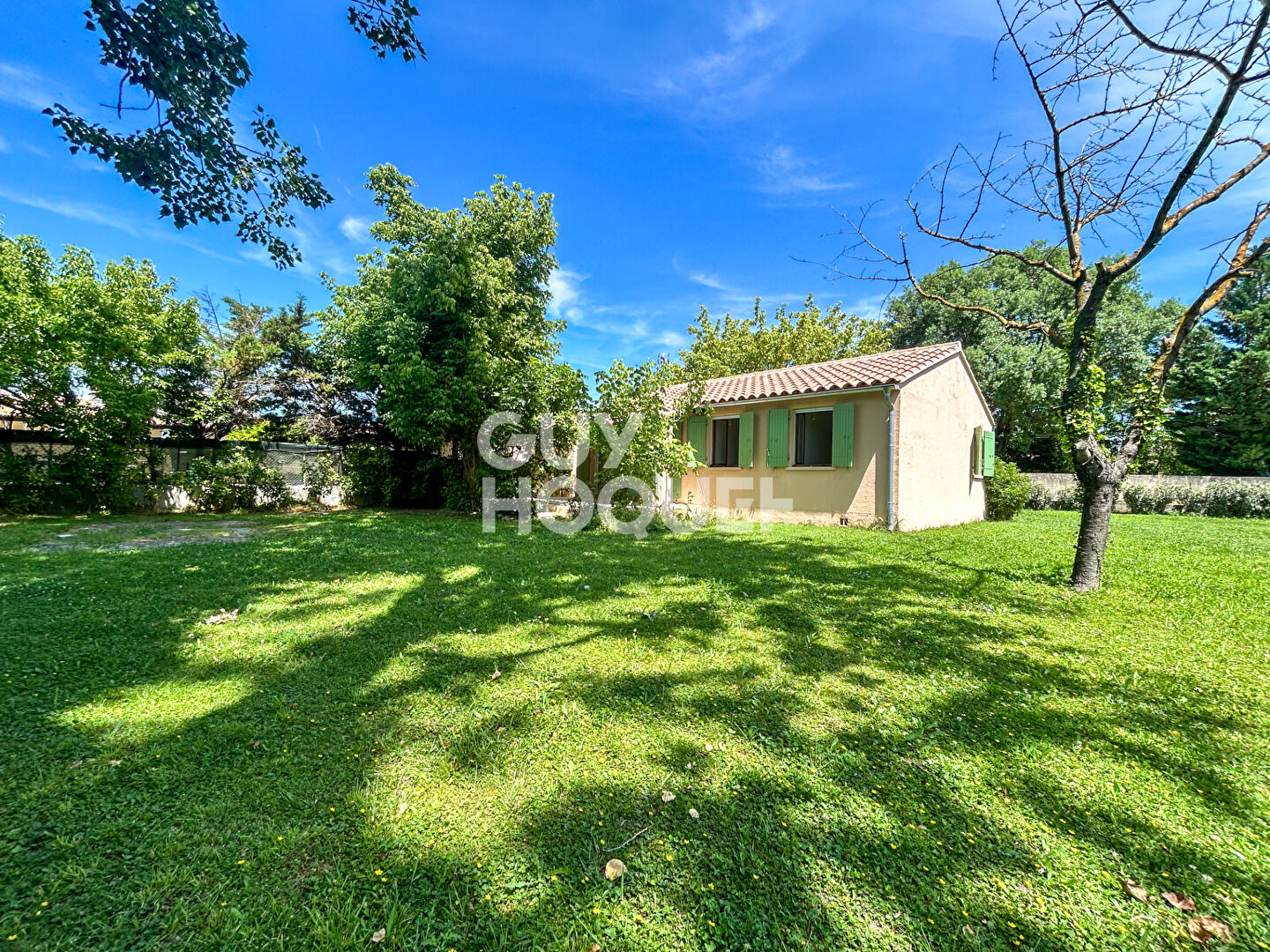 Maison plain pied L Isle Sur La Sorgue avec garage et terrain 870m²