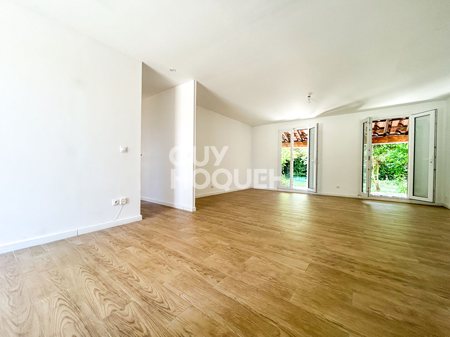Maison plain pied L Isle Sur La Sorgue avec garage et terrain 870m²