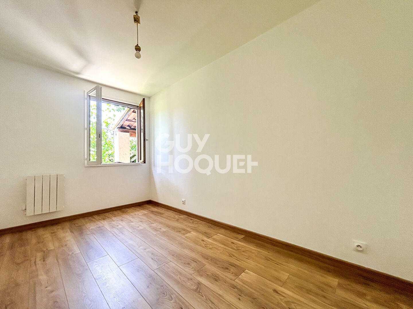 Maison plain pied L Isle Sur La Sorgue avec garage et terrain 870m²