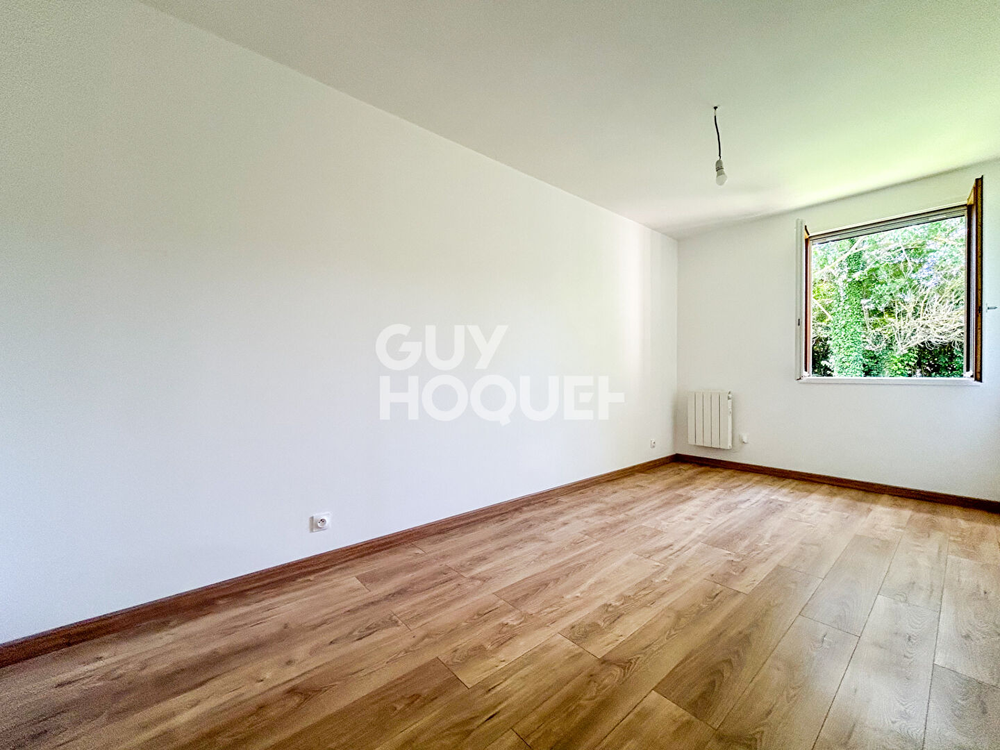 Maison plain pied L Isle Sur La Sorgue avec garage et terrain 870m²