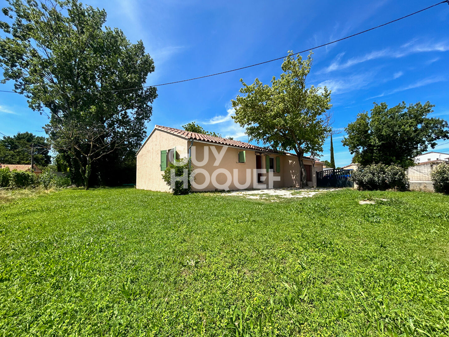 Maison plain pied L Isle Sur La Sorgue avec garage et terrain 870m²