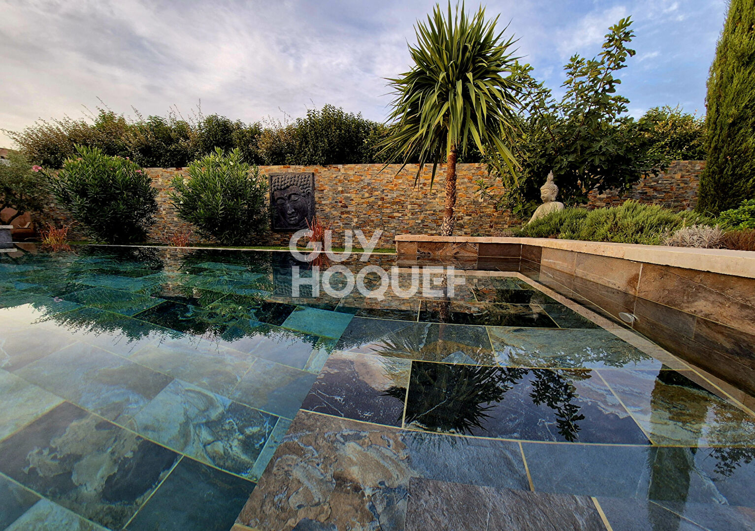 Maison CONTEMPORAINE 4 pièces à L'Isle-sur-la-Sorgue piscine à débordement