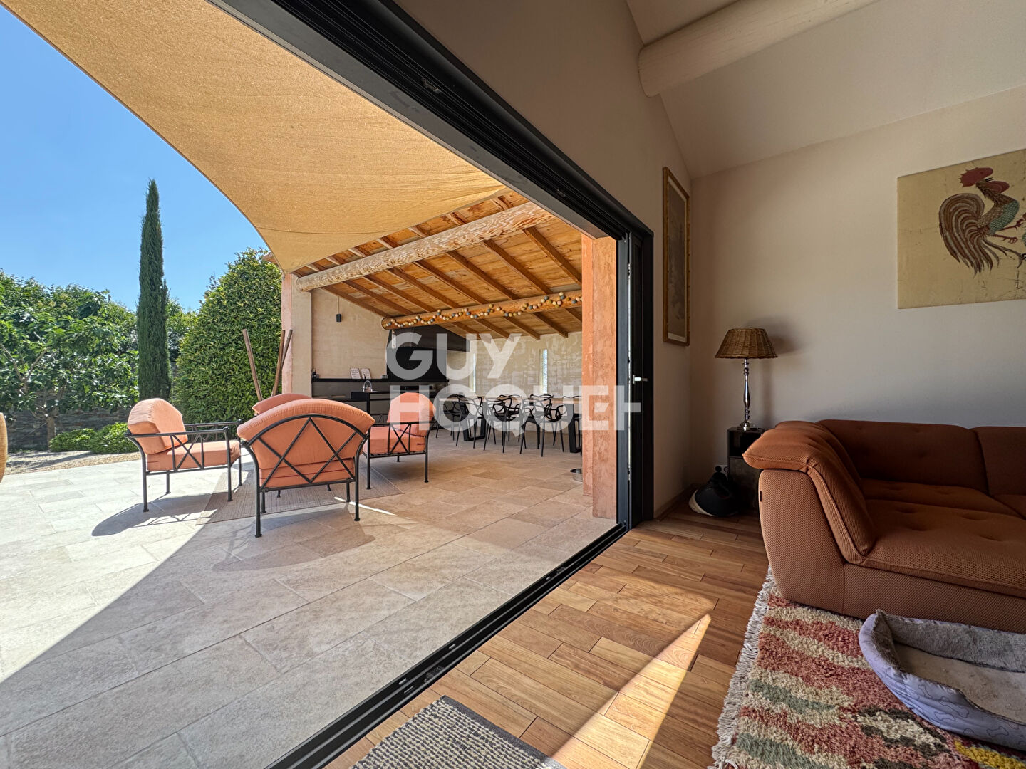 Maison CONTEMPORAINE 4 pièces à L'Isle-sur-la-Sorgue piscine à débordement