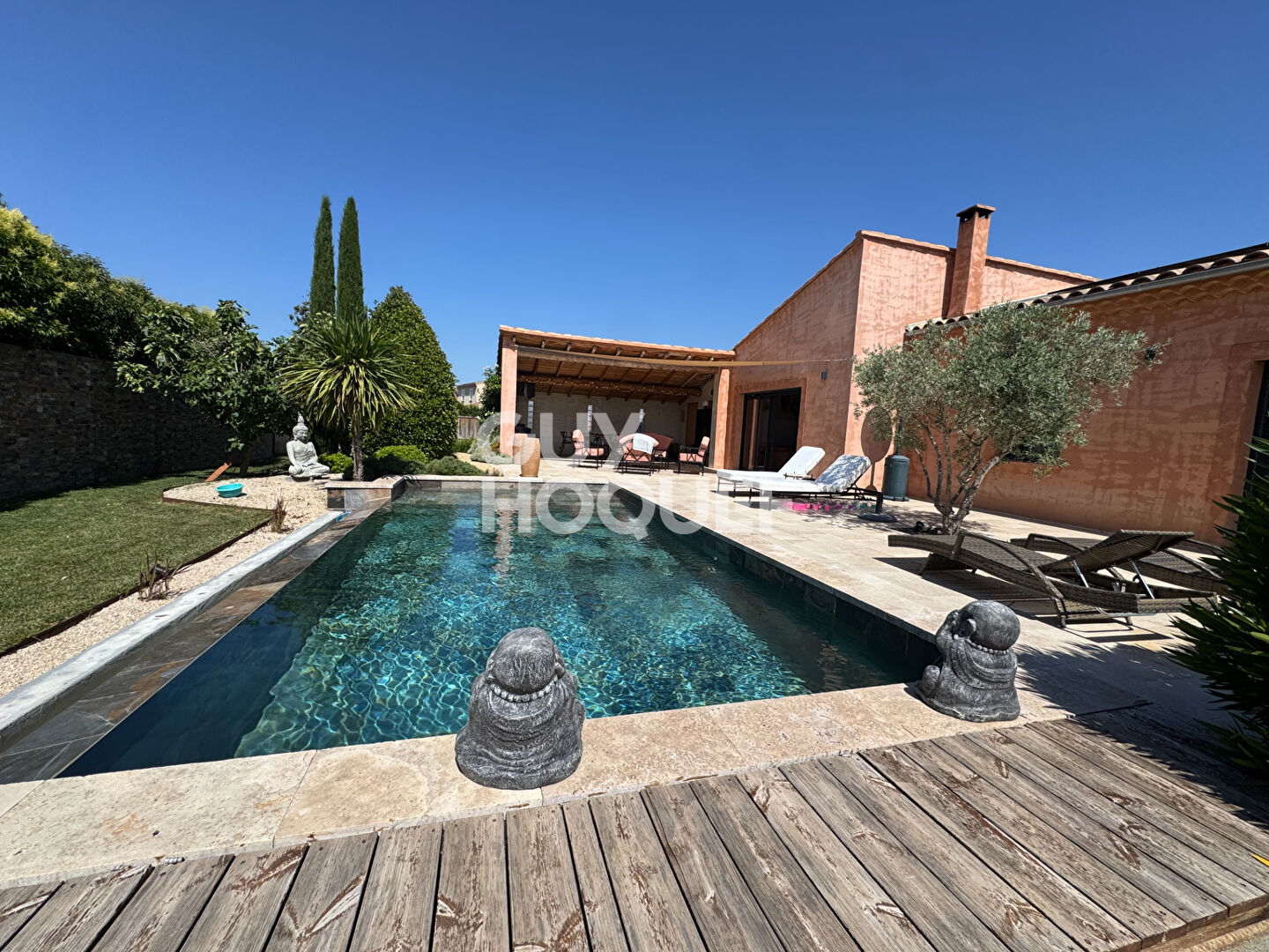Maison CONTEMPORAINE 4 pièces à L'Isle-sur-la-Sorgue piscine à débordement