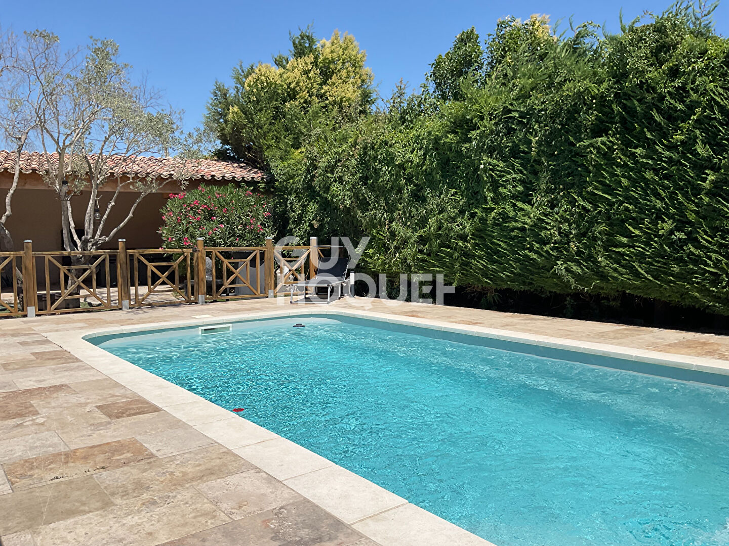Maison de plain-pied 3 chambres piscine et garage