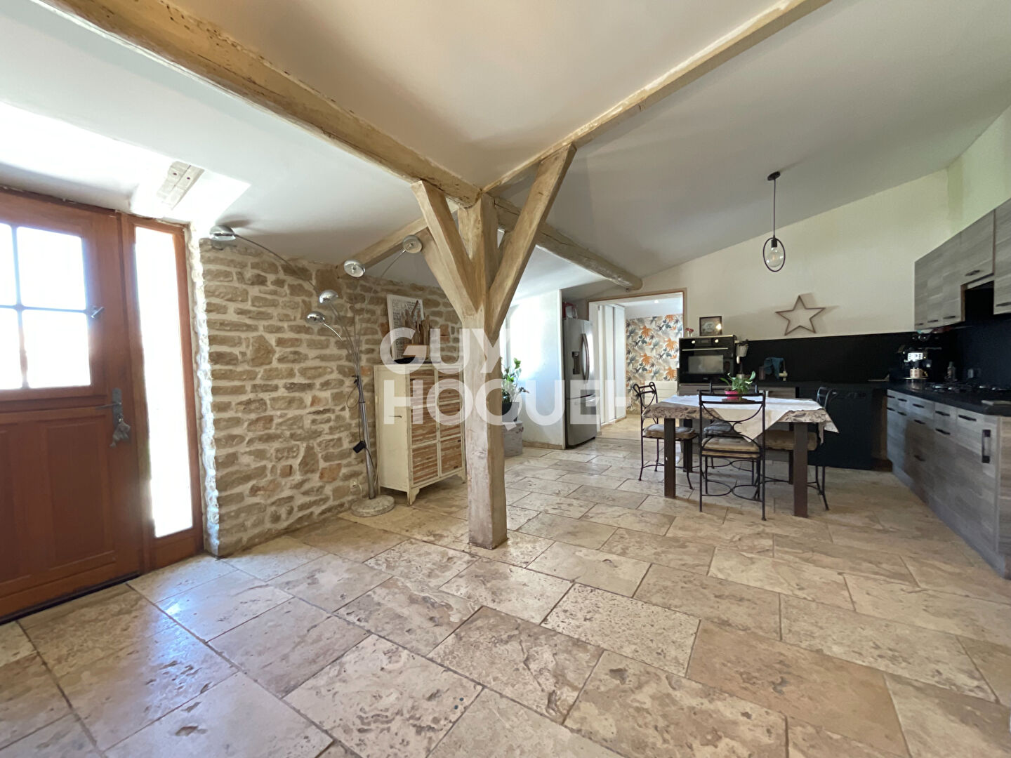 Maison de plain-pied 3 chambres piscine et garage