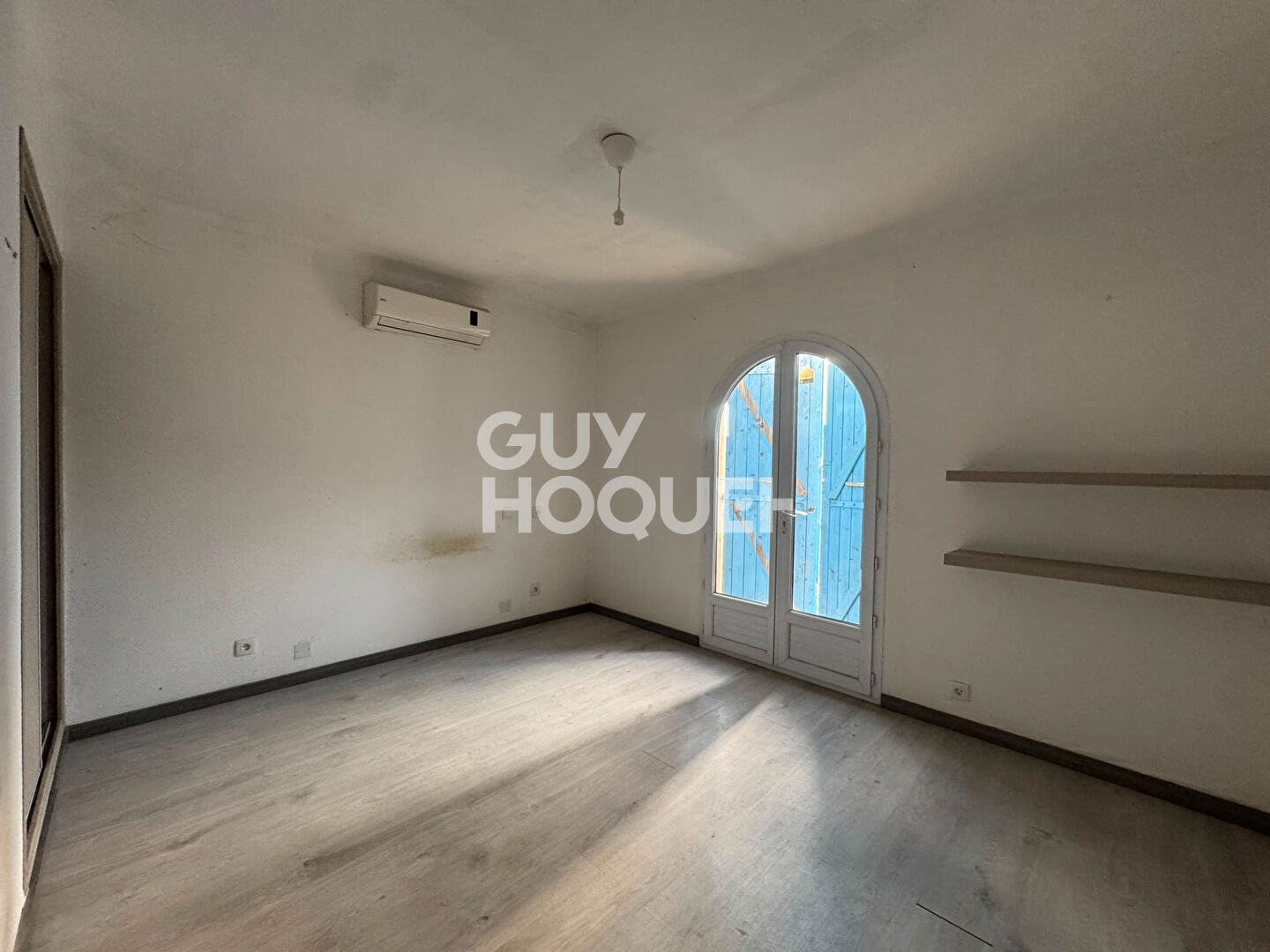 Villa de 180m² avec appartement type 2 sur parcelle de 2200m²