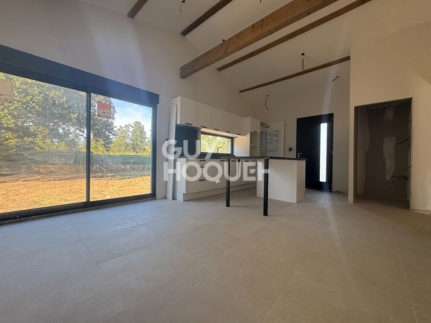 Villa de 180m² avec appartement type 2 sur parcelle de 2200m²